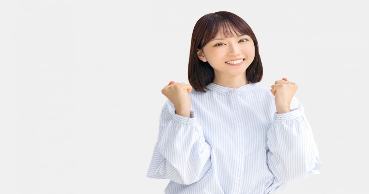 笑顔で接客力UP！自信を持って自然な笑顔を作るための心構えとテクニック